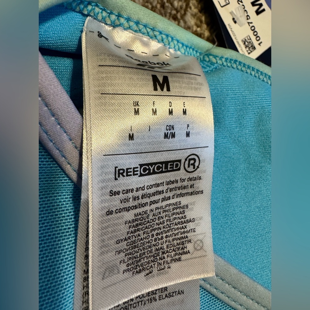 SALE🎉 Reebok Blue Sports Bra with Racerback Design - Picture 6 of 7